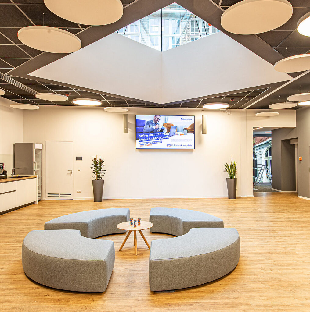 VRBank LandauMengkofen eG 3X Banktechnik GmbH